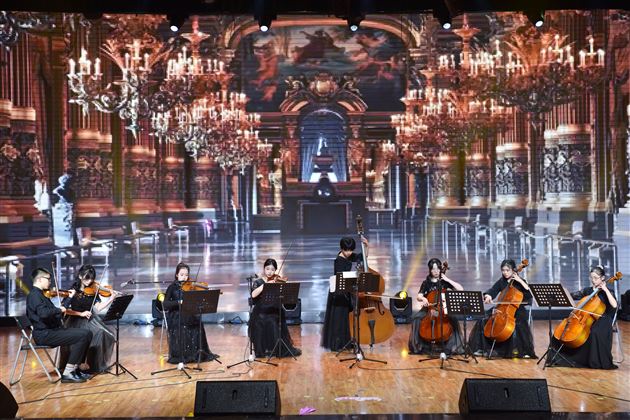 成都棠湖外国语学校2021年校园艺术节展演暨2022年新年文艺联欢晚会隆重举行