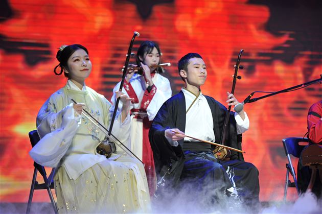 成都棠湖外国语学校2021年校园艺术节展演暨2022年新年文艺联欢晚会隆重举行