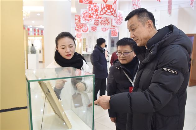 五育并举推进“双减”  六会一长全面育人——棠外成功举办第八届校园文化艺术节书画展 