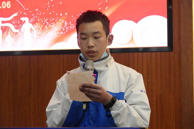 责任担当谱写青春 主动创新再续新篇——记棠外2021年初中团总支（少先队）学生自主管理工作总结暨表彰大会