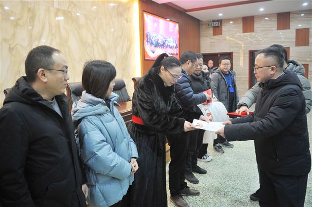 求真务实创佳绩 锐意进取筑新篇——记棠外高2022届一诊教师表扬大会 