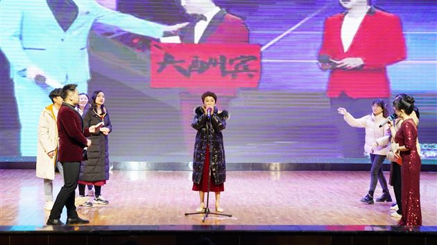 南国暖冬辞旧岁 棠外阖家迎新年——棠外隆重举行2022年教职工迎新春联欢会