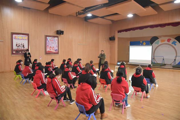 凝心聚力抗疫情 棠外实幼在行动