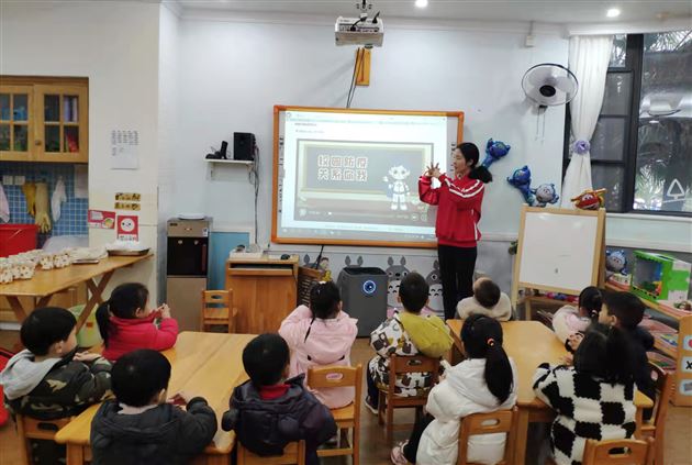 凝心聚力抗疫情 棠外实幼在行动