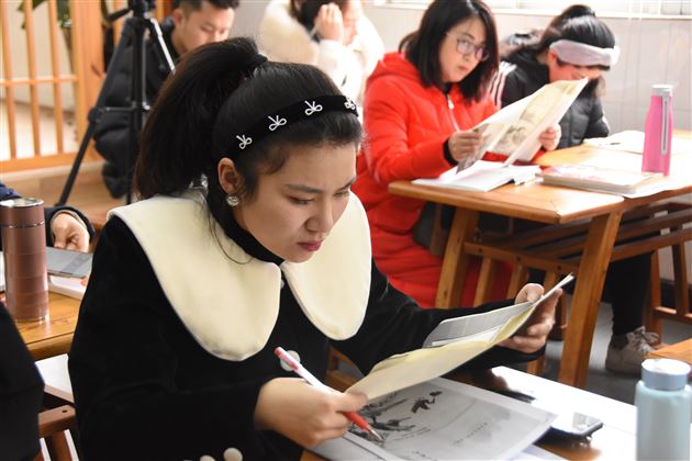 立足教材聚焦策略 深挖文本促进成长——记棠外附小全体语文教师教材解读