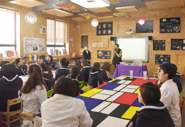 人间最美三月天 实幼巾帼绽芳华——棠外实验幼儿园开展三八节活动