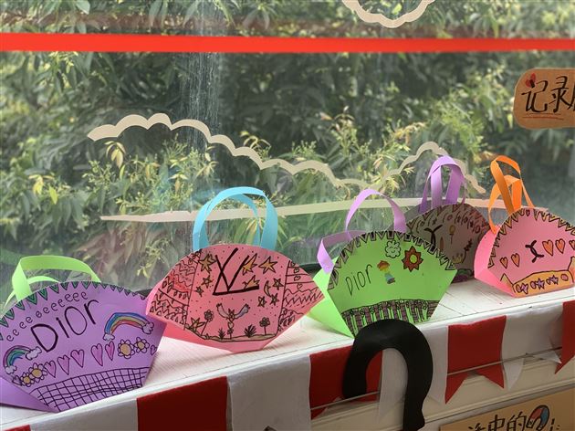 温暖三月 浓情相伴——棠外实验幼儿园开展“三八节”主题教育活动