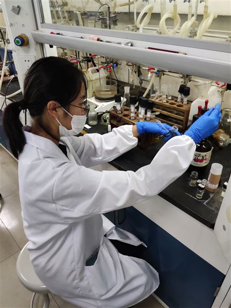 实验中的邹淼同学