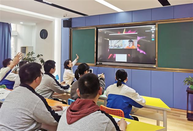 “校友分享会”之“理工人的尽头：数学？物理？还是计算机？”——棠外开展学科渗透生涯规划系列活动