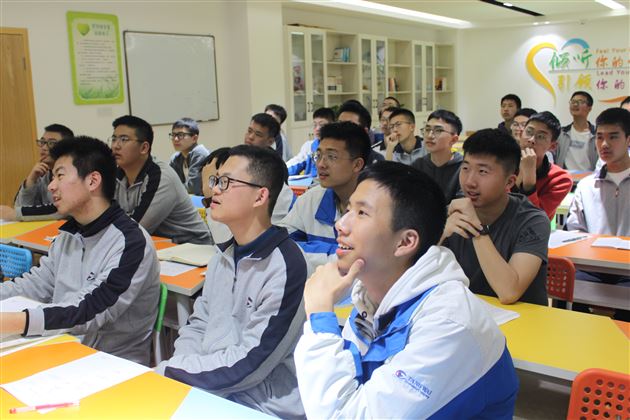 “校友分享会”之“理工人的尽头：数学？物理？还是计算机？”——棠外开展学科渗透生涯规划系列活动