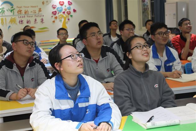 “校友分享会”之“理工人的尽头：数学？物理？还是计算机？”——棠外开展学科渗透生涯规划系列活动