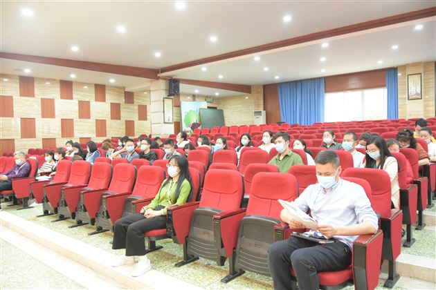 棠外初中召开进一步做好新冠疫情防控工作会 