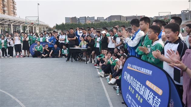 球场显身手 运动展激情——棠外初中第三届3X3校园班级篮球联赛圆满落幕 (8).JPG