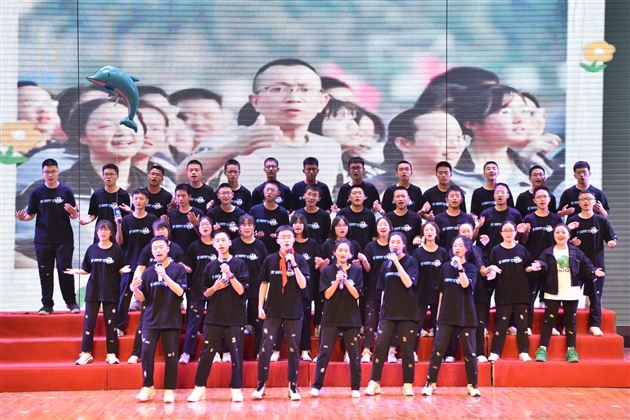 春风伴歌又一年——棠外高一合唱比赛圆满落幕 