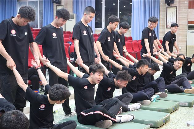 专家进校园 健康伴你行——棠外高中开展《运动训练后的放松技术》专题讲座