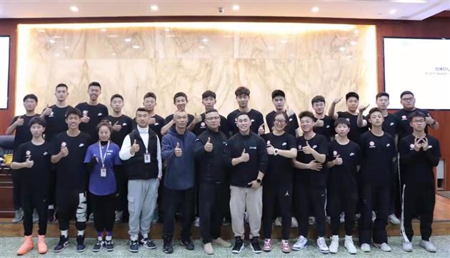 专家进校园 健康伴你行——棠外高中开展《运动训练后的放松技术》专题讲座