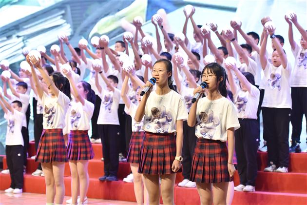 棠外初2021级举办“相约春天·唱响校园”班级合唱比赛