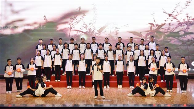 棠外初2021级举办“相约春天·唱响校园”班级合唱比赛