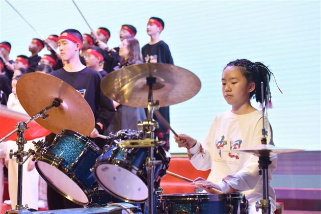 棠外初2021级举办“相约春天·唱响校园”班级合唱比赛