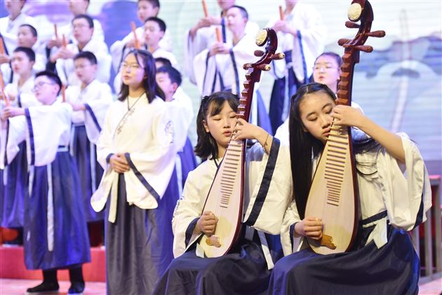 棠外初2021级举办“相约春天·唱响校园”班级合唱比赛