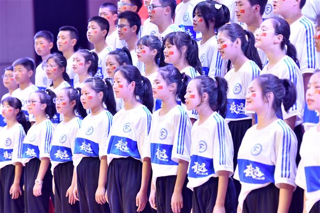 棠外初2021级举办“相约春天·唱响校园”班级合唱比赛 