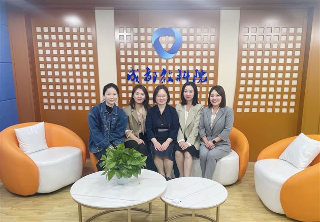 接“二”连“三” 共研共学——李秀芳老师、毕艳红老师受邀为成都市英语二诊分析会作专题讲座