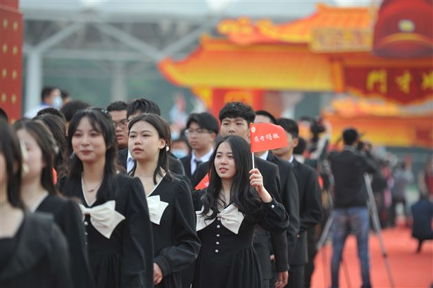 大千气象 只此风华——记棠外高2022届高三成人礼暨高考冲刺活动 