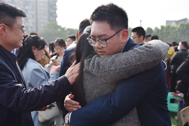 大千气象 只此风华——记棠外高2022届高三成人礼暨高考冲刺活动 