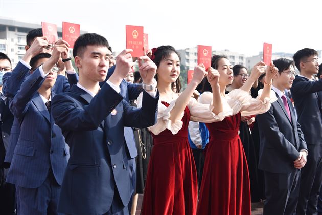 大千气象 只此风华——记棠外高2022届高三成人礼暨高考冲刺活动 