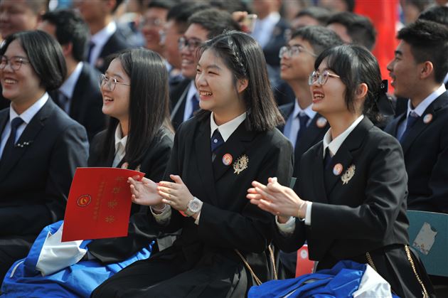 大千气象 只此风华——记棠外高2022届高三成人礼暨高考冲刺活动