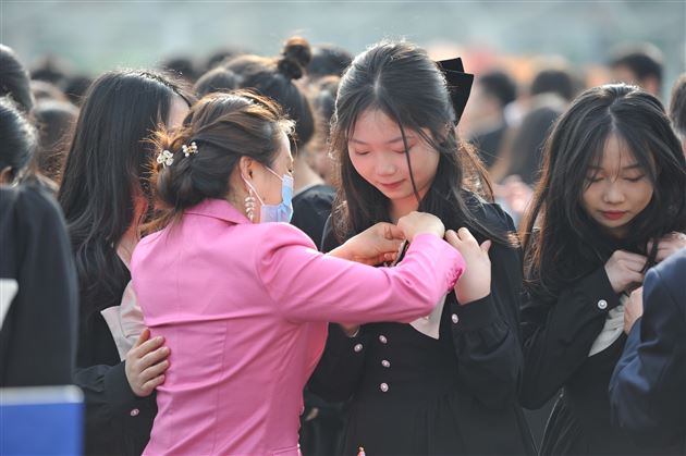 大千气象 只此风华——记棠外高2022届高三成人礼暨高考冲刺活动