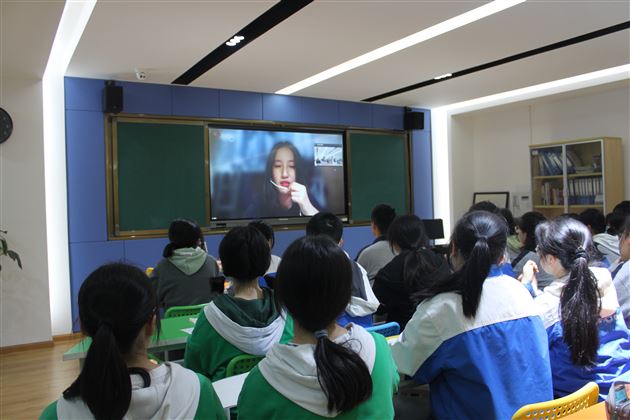 “校友分享会”之“学习历史，带给我们什么？”——棠外开展学科渗透生涯规划系列活动