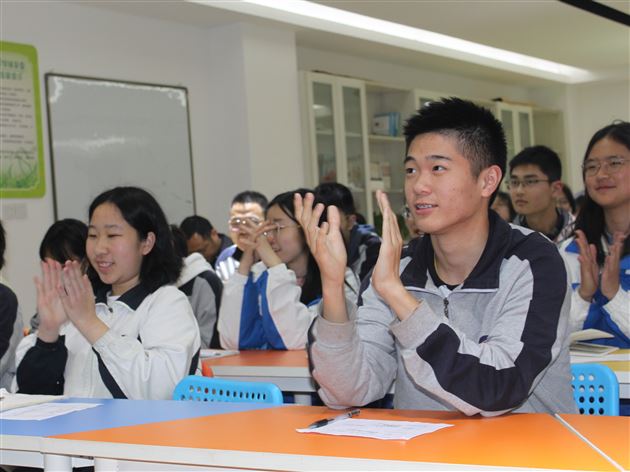 “校友分享会”之“学习历史，带给我们什么？”——棠外开展学科渗透生涯规划系列活动