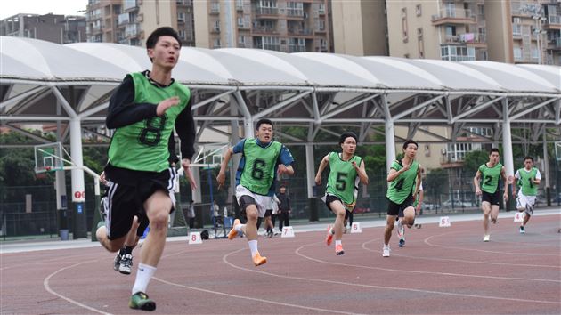 以棠外风采，致敬青春——记成都棠湖外国语学校高中第十八届田径运动会 