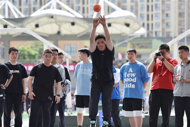 以棠外风采，致敬青春——记成都棠湖外国语学校高中第十八届田径运动会