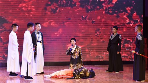 拥抱美好 演绎青春——棠外高中“仁譞”文学社第十七届话剧演出活动顺利举行