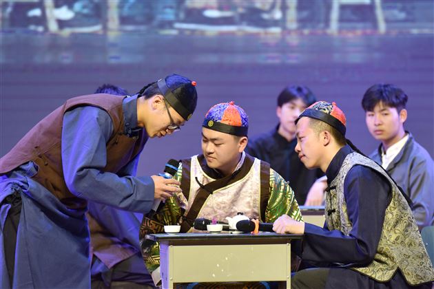 拥抱美好 演绎青春——棠外高中“仁譞”文学社第十七届话剧演出活动顺利举行 