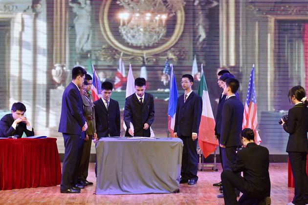 拥抱美好 演绎青春——棠外高中“仁譞”文学社第十七届话剧演出活动顺利举行