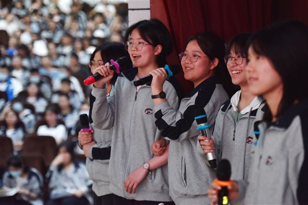 “英”你精彩，“语“众不同——棠外高中第十九届外语文化艺术节之高2021级配音展示活动顺利举行