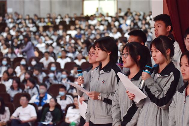 “英”你精彩，“语“众不同——棠外高中第十九届外语文化艺术节之高2021级配音展示活动顺利举行