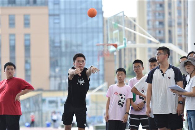 展青春风采 迎大运盛会——记棠外初中第十八届田径运动会