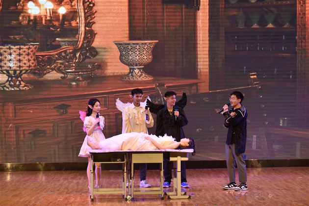 演绎中“外”经典，品味世界“文”化——棠外高中第十九届外语文化艺术节之高2020级话剧表演顺利举行