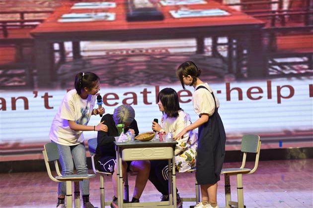 演绎中“外”经典，品味世界“文”化——棠外高中第十九届外语文化艺术节之高2020级话剧表演顺利举行 