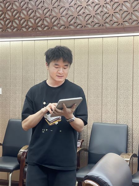 康庆老师的课例《要理想，不要爱情——钢铁是怎样炼成的整合阅读》