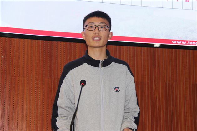 初夏光华 振奋起航——高2021级五月月考总结表彰大会与多元升学规划