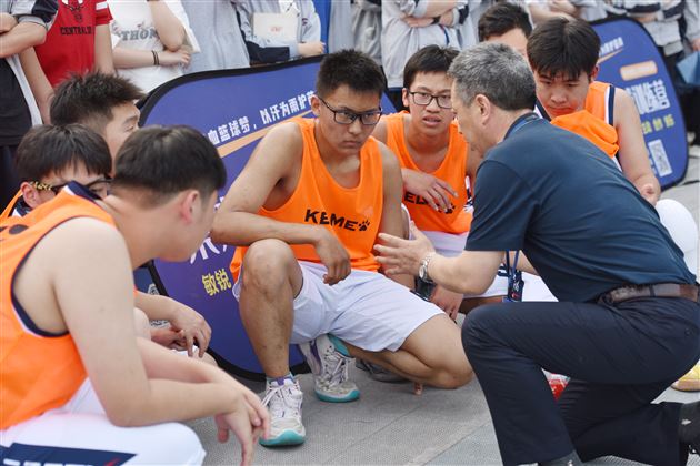 棠外举行篮球联盟（TBA）高二班级比赛