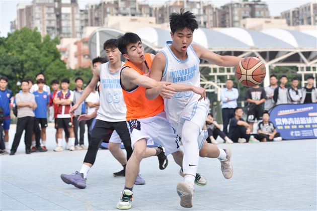 棠外举行篮球联盟（TBA）高二班级比赛
