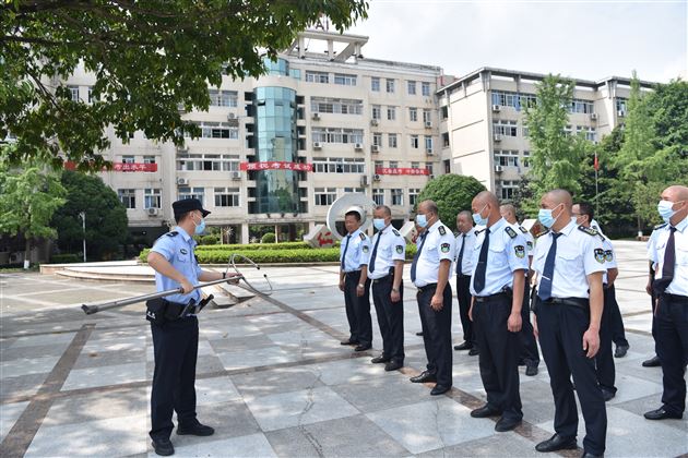 提升防暴意识和技能 构建平安校园——棠外开展防暴处突应急培训演练