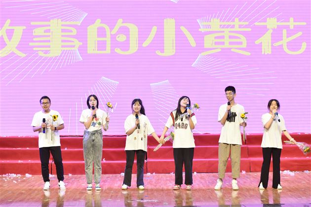 青春逢盛世 少年当高歌——记棠外高中仁譞文学社第十七届诗歌朗诵比赛 