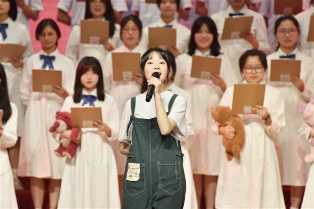 青春逢盛世 少年当高歌——记棠外高中仁譞文学社第十七届诗歌朗诵比赛 